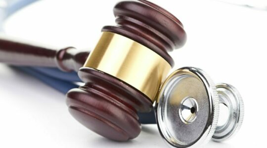 I Stock 000032556262 Medium court stethascope color 1100x550 1